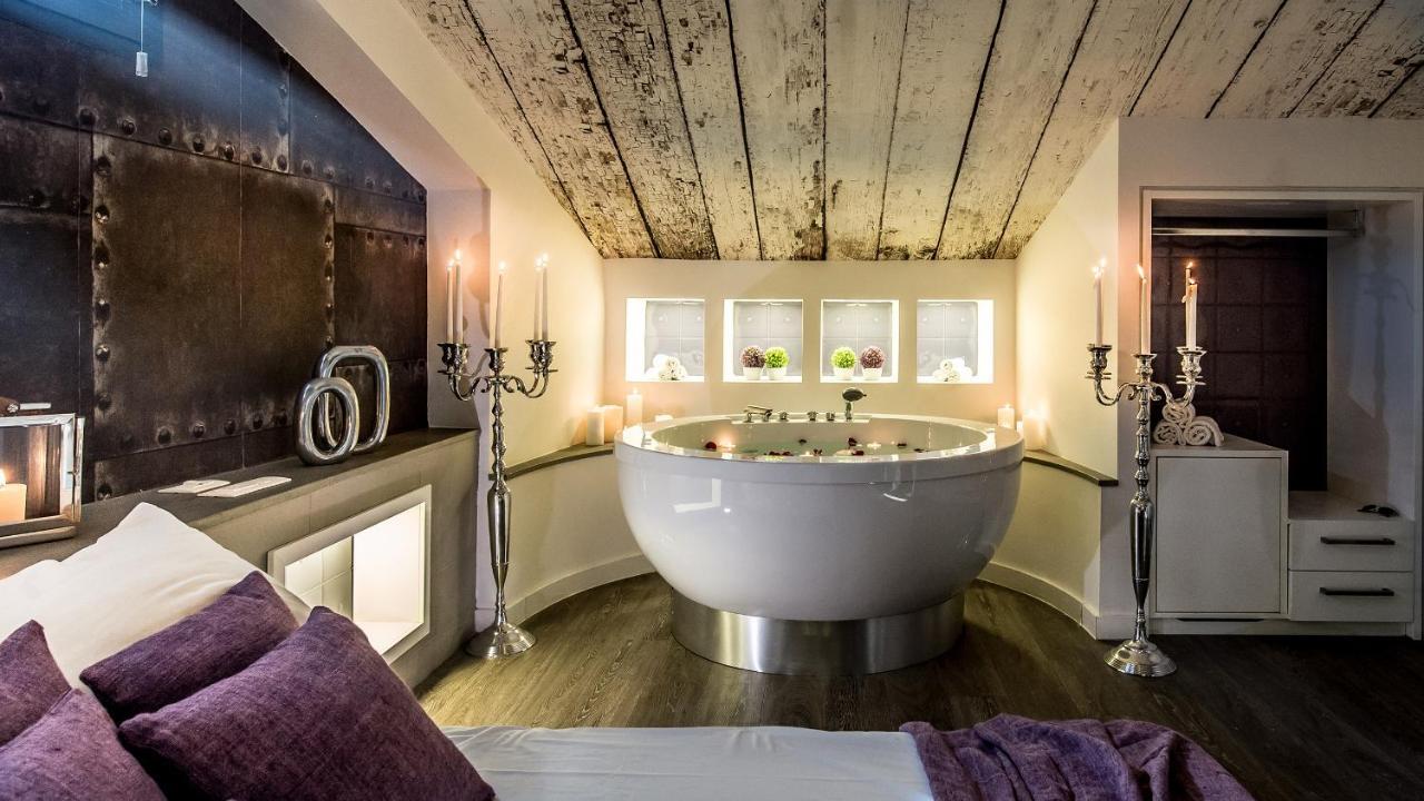 Emphasis Suites & Rooms Κάλιαρι Εξωτερικό φωτογραφία