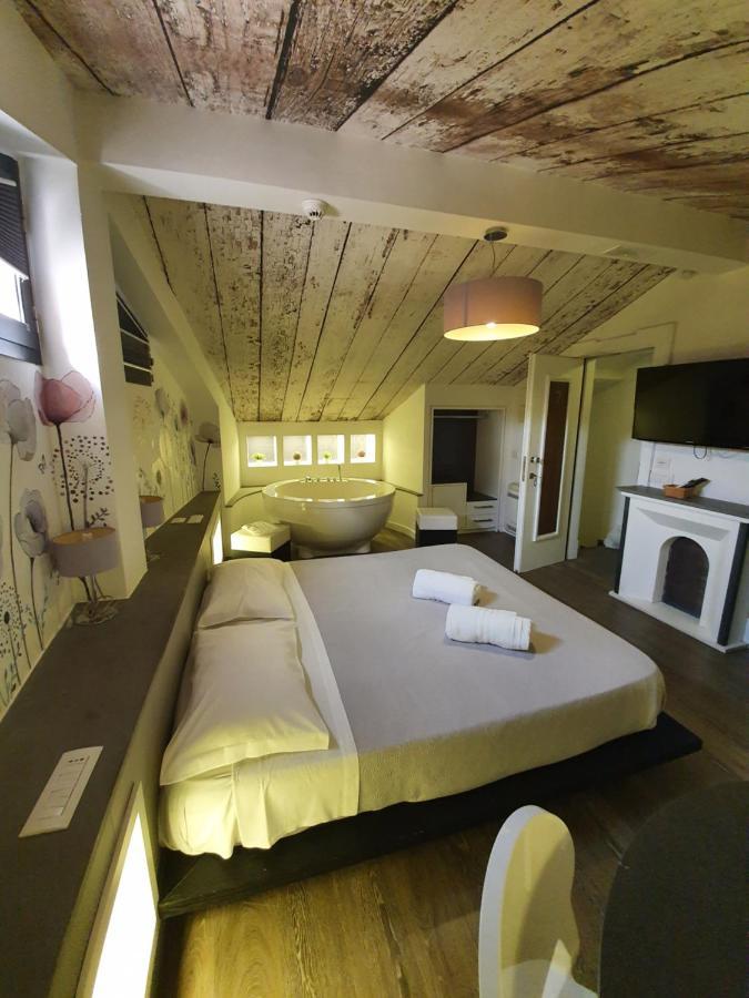 Emphasis Suites & Rooms Κάλιαρι Εξωτερικό φωτογραφία