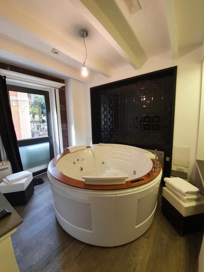Emphasis Suites & Rooms Κάλιαρι Εξωτερικό φωτογραφία