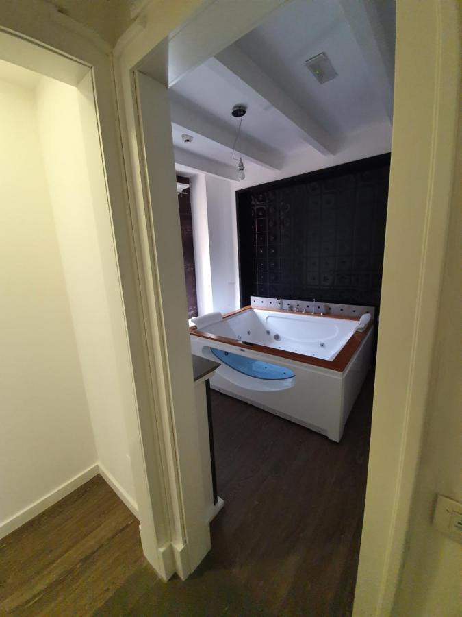 Emphasis Suites & Rooms Κάλιαρι Εξωτερικό φωτογραφία