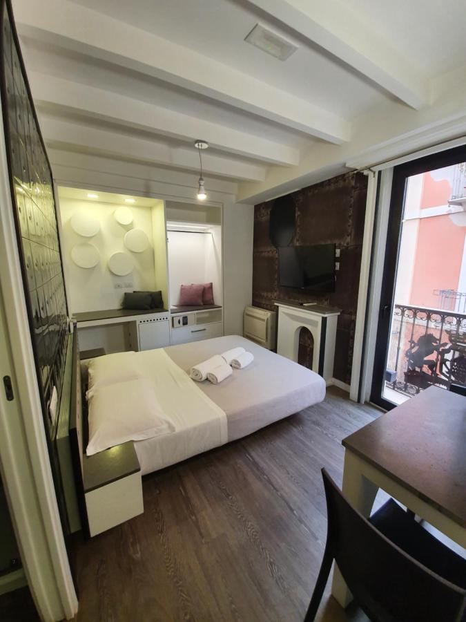 Emphasis Suites & Rooms Κάλιαρι Εξωτερικό φωτογραφία