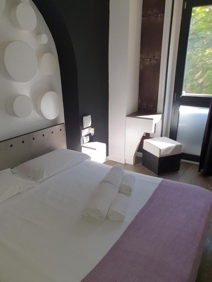 Emphasis Suites & Rooms Κάλιαρι Εξωτερικό φωτογραφία