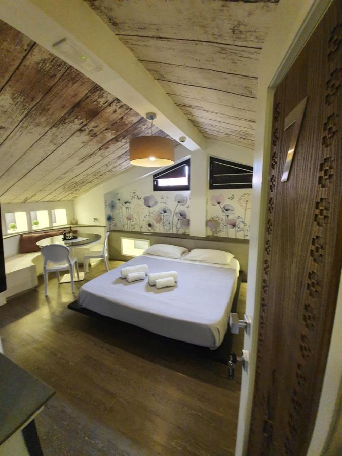 Emphasis Suites & Rooms Κάλιαρι Εξωτερικό φωτογραφία