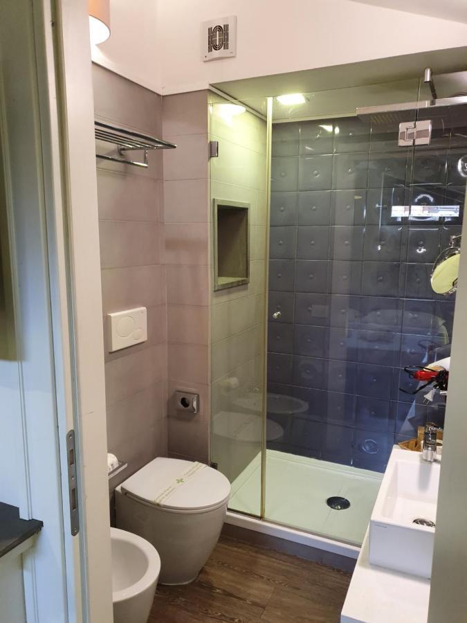 Emphasis Suites & Rooms Κάλιαρι Εξωτερικό φωτογραφία