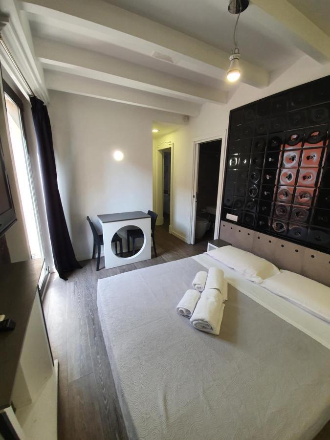 Emphasis Suites & Rooms Κάλιαρι Εξωτερικό φωτογραφία