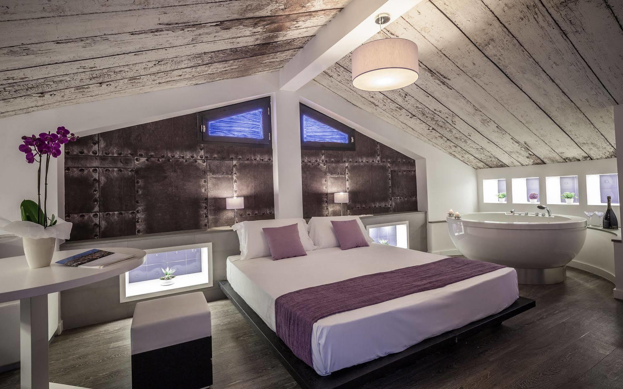 Emphasis Suites & Rooms Κάλιαρι Εξωτερικό φωτογραφία